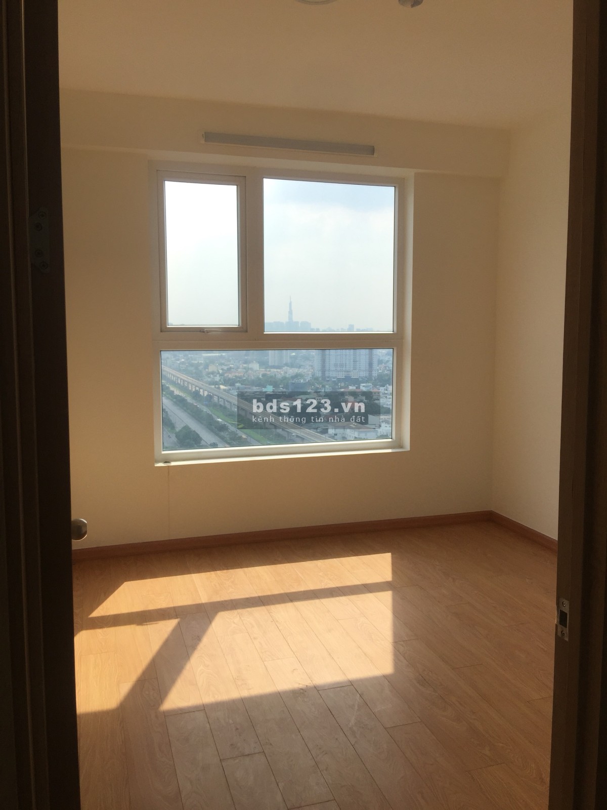 Căn góc 3pn/90m2 có 3 máy lạnh, rèm, giàn phơi giá 10tr/t_0909482961
