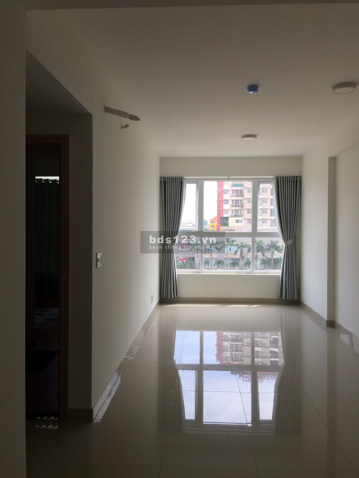 Căn góc 3pn/90m2 có 3 máy lạnh, rèm, giàn phơi giá 10tr/t_0909482961