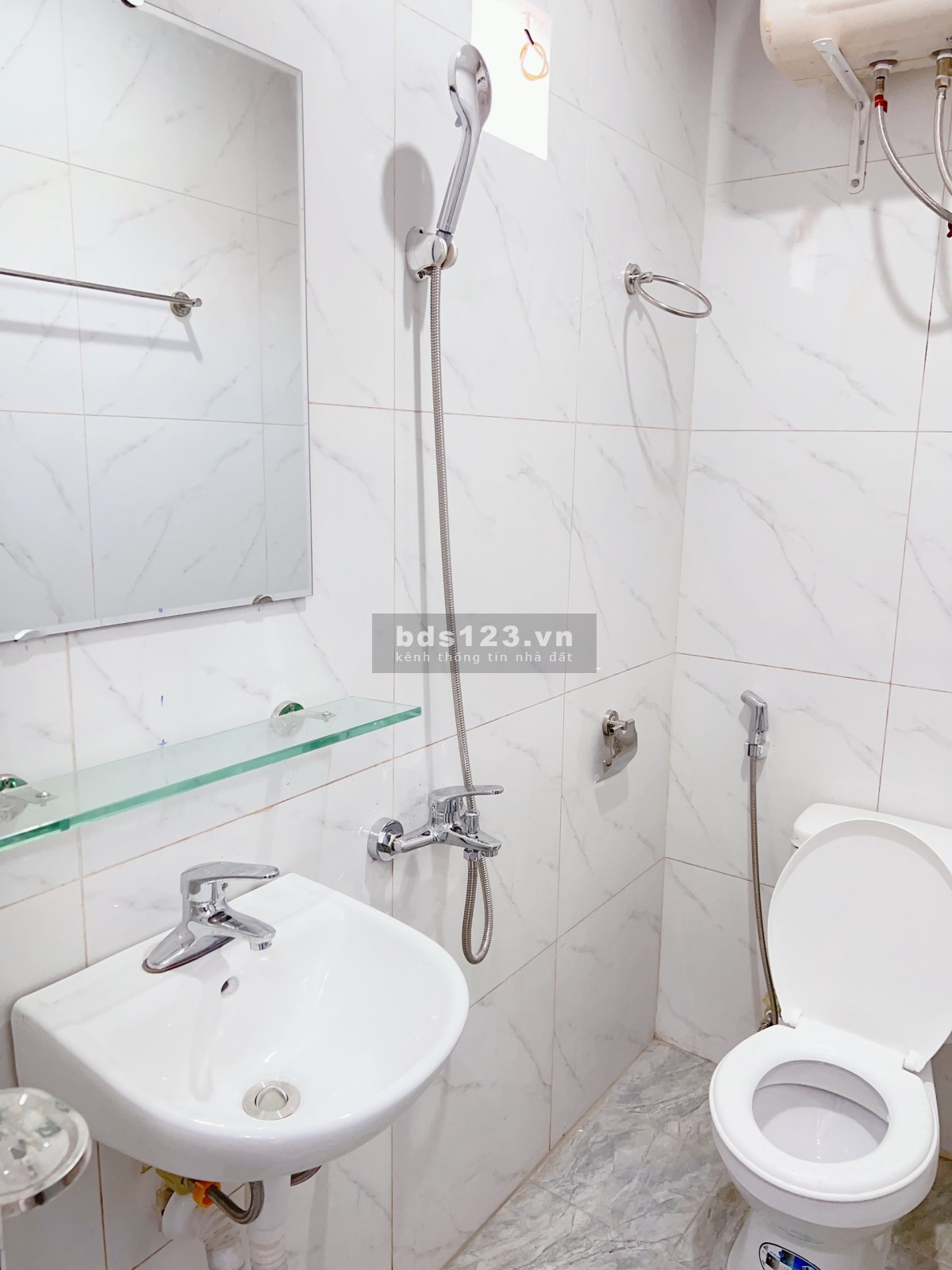 Cho thuê phòng trọ CCMN tại Ngõ 20 Hồ Tùng Mậu nhà mới 1 khách 1 ngủ vào ở luôn