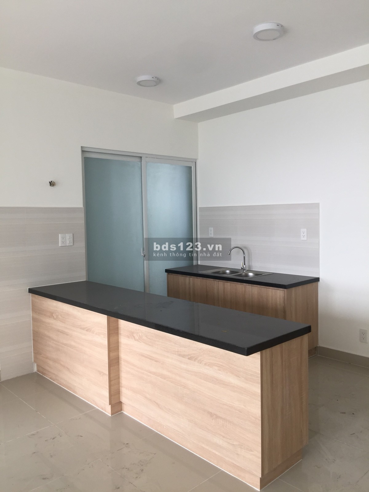 Căn góc 3pn/90m2 có 3 máy lạnh, rèm, giàn phơi giá 10tr/t_0909482961