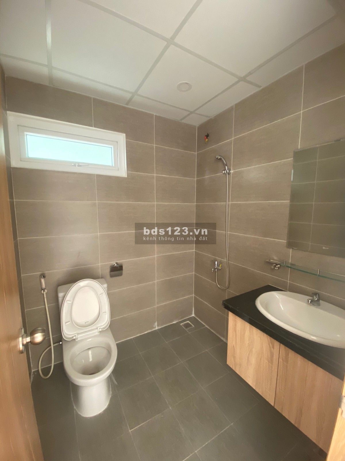 Căn góc 3pn/90m2 có 3 máy lạnh, rèm, giàn phơi giá 10tr/t_0909482961
