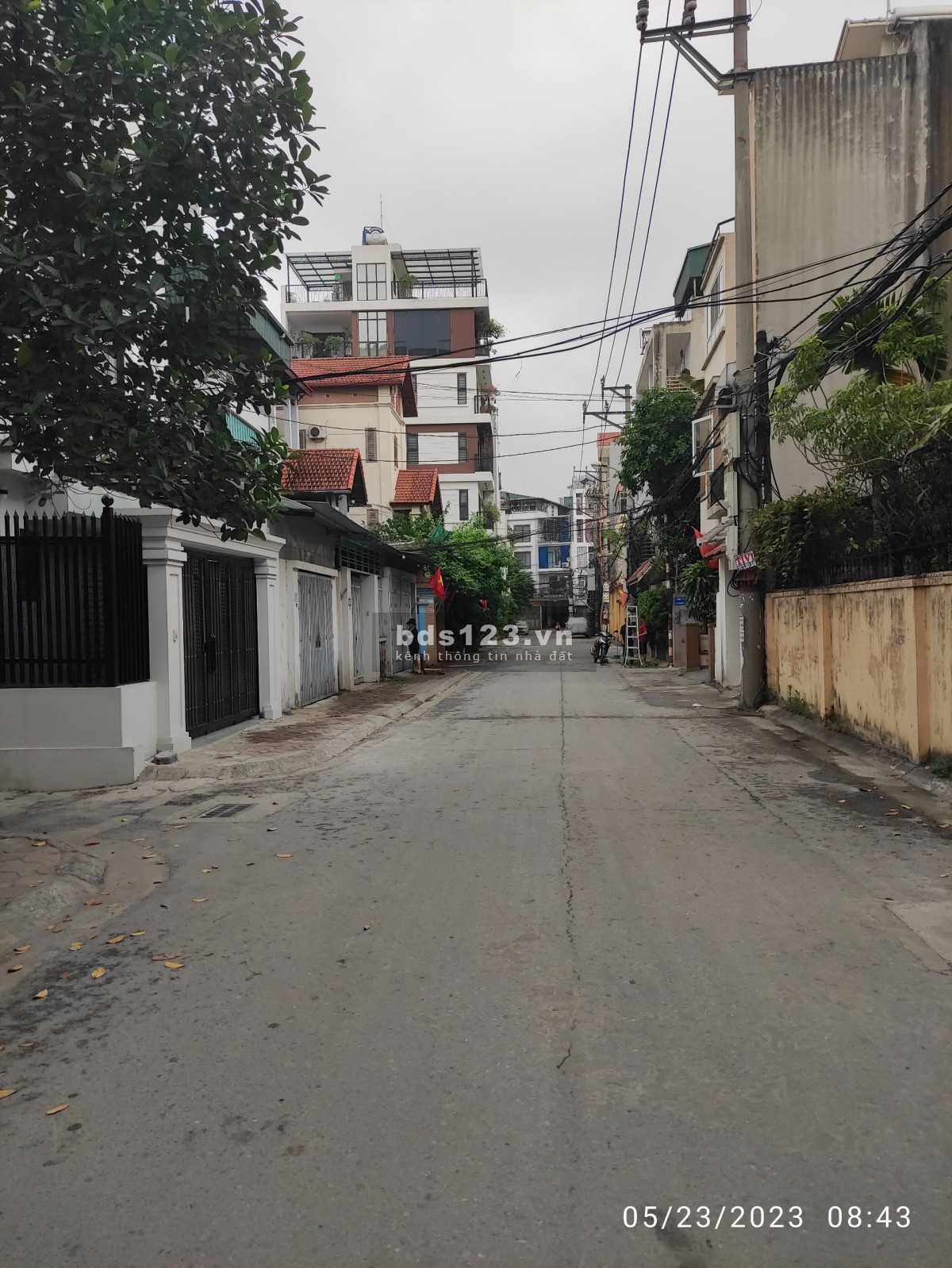 Bán nhà trung tâm phố Hồng Tiến, an sinh tốt dân trí cao, nhiều tiện ích mà giá lại RẺ.
