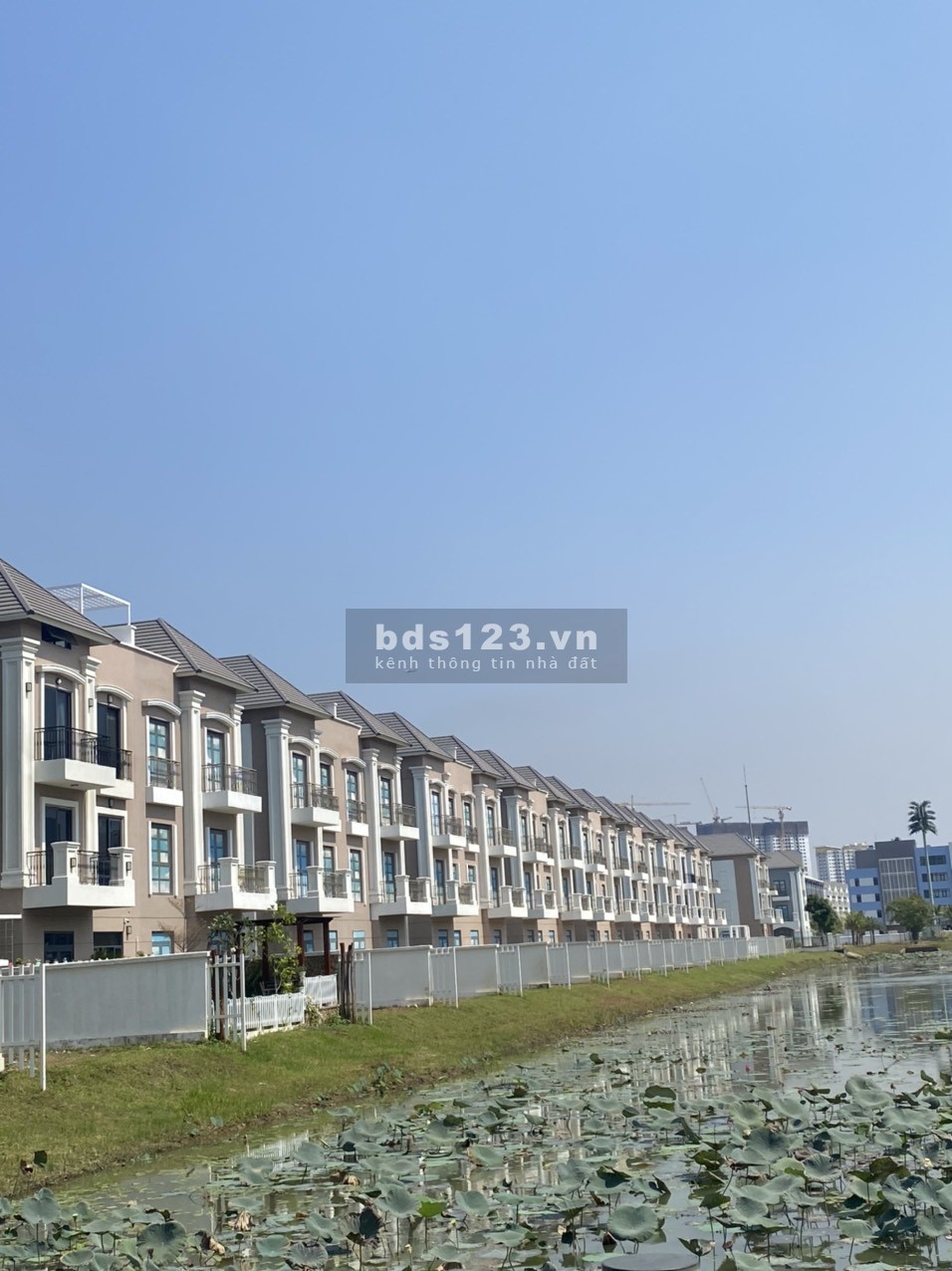 Bán lỗ 8 tỷ biệt thự song lập 200m2 Vinhomes Quận 9 chỉ 27 tỷ BTP
