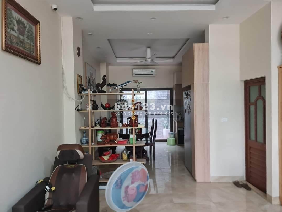 Bán nhà Liền Kề mặt phố Phùng Chí Kiên. Dt 85m, 4T, MT 5,1m, 26 Tỷ. Ô tô tránh, KDoanh đỉnh, Vỉa hè