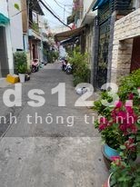 Bán nhà hàng hot - nhanh còn chậm mất - 3 lầu, hẻm xe hơi
