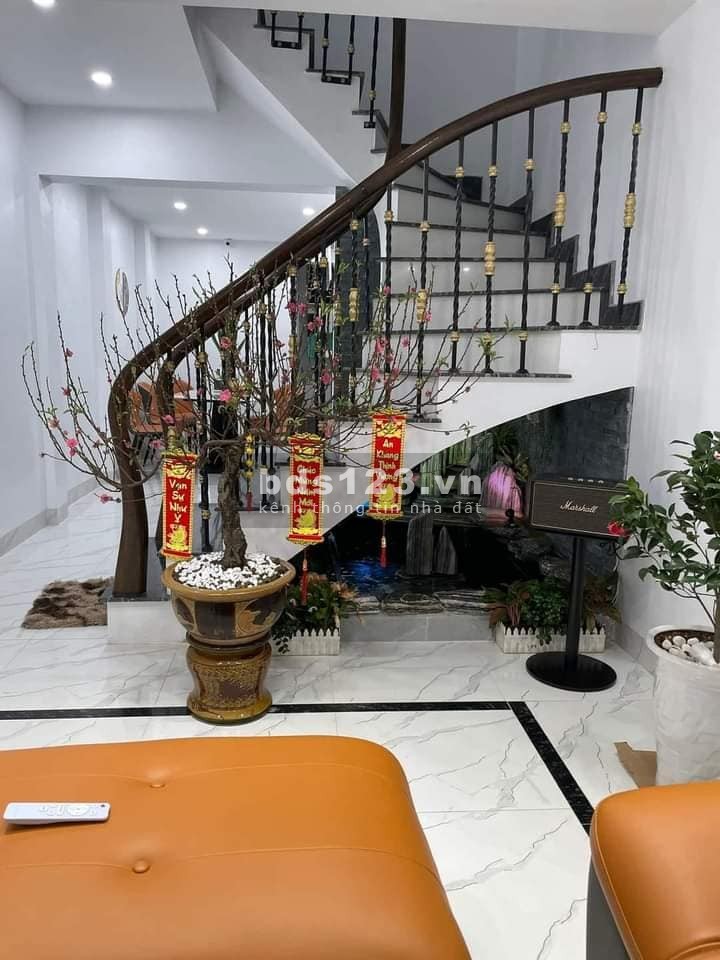 Bán nhà ô tô ngủ trong nhà Kim Ngưu, Hai Bà Trưng 47m, 3 tầng, giá 7.5 tỷ.
