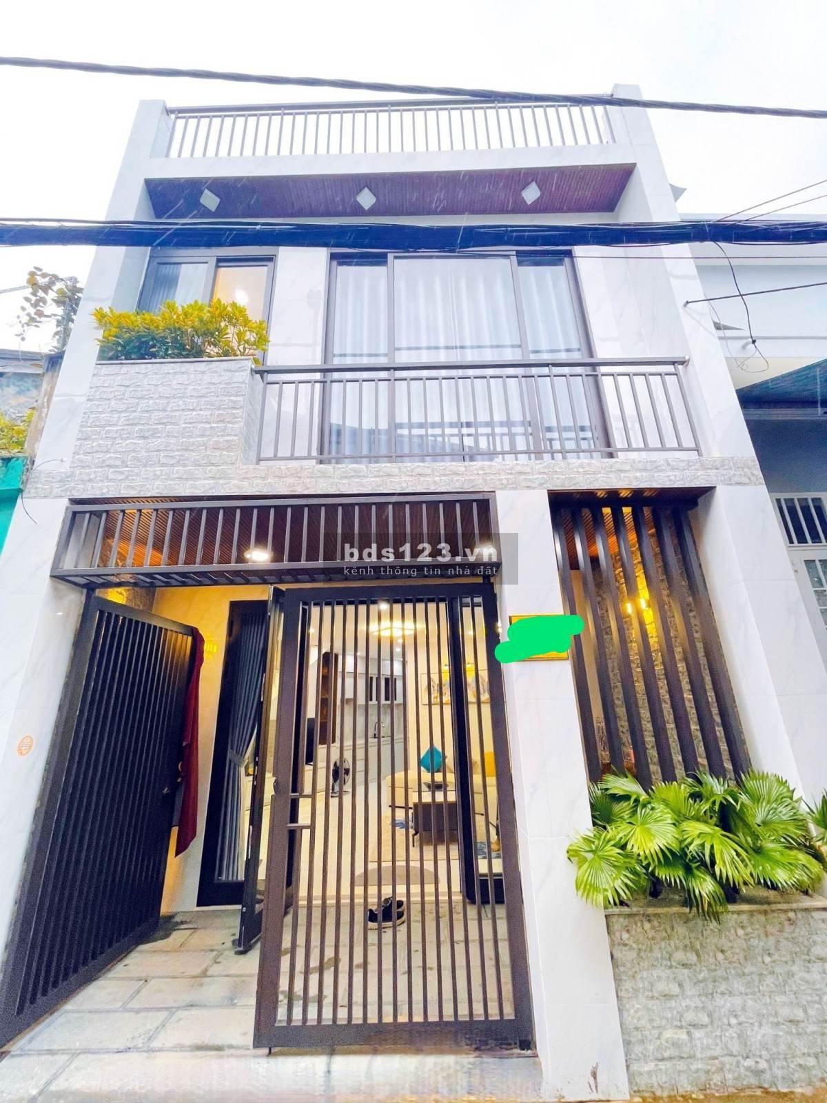 Vị trí cách đường biển 50m, Nhà 2 tầng Trần cao vân,Kiệt rộng, Nội thất sang trọng ,Giá nhỉnh 3 tỷ