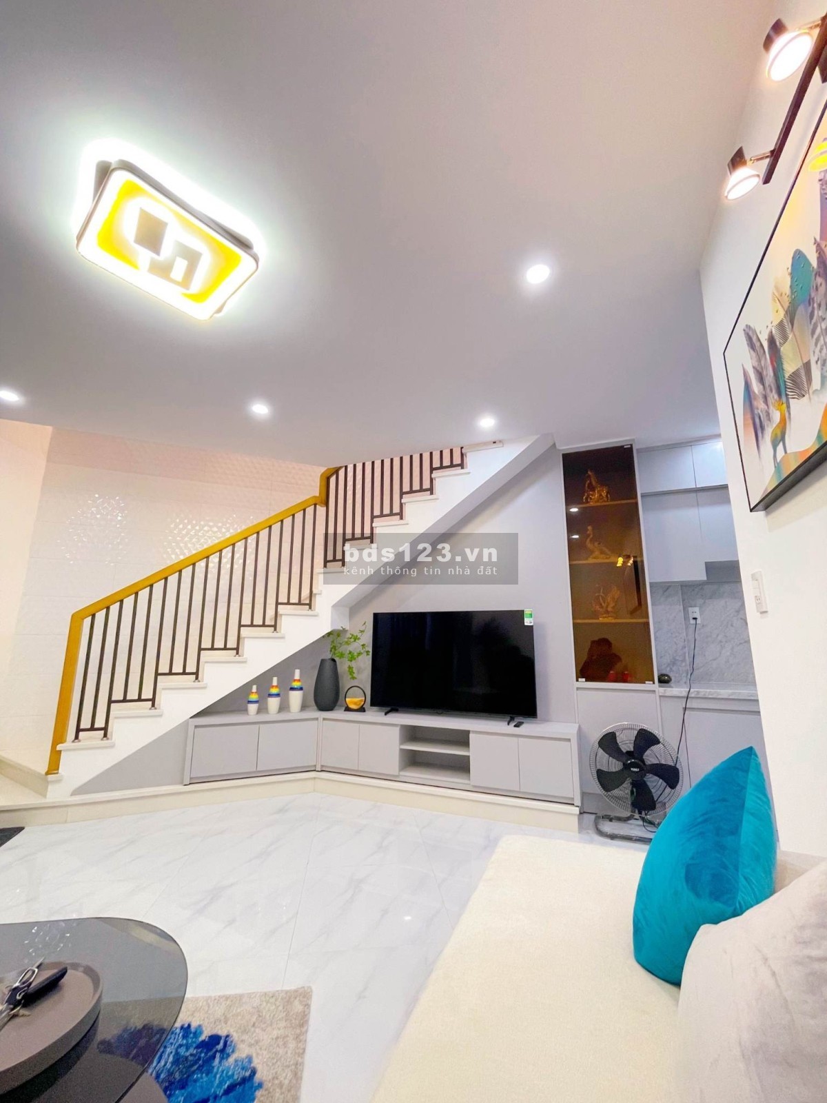 Vị trí cách đường biển 50m, Nhà 2 tầng Trần cao vân,Kiệt rộng, Nội thất sang trọng ,Giá nhỉnh 3 tỷ
