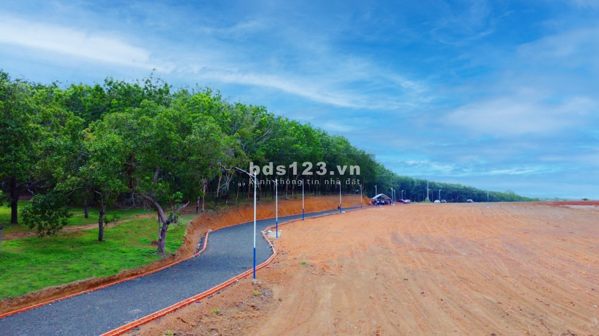 Cần ra gấp lô đất View hồ giá chỉ 1tr/1m2