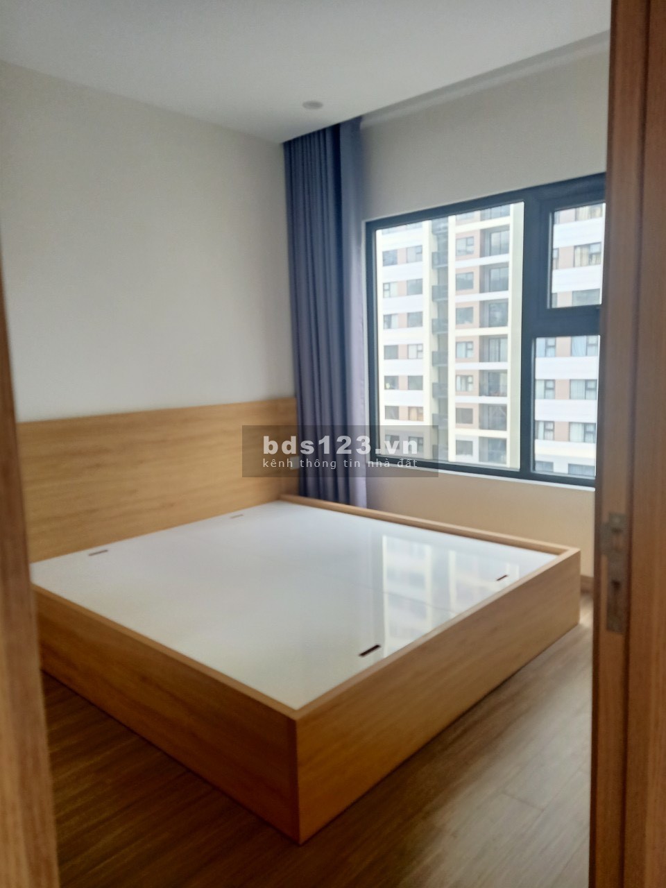 Cho Thuê Căn hộ Khu Đô Thị Vinhomes Grand Park 2PN BẾP RÈM TỦ 6,8TR LH: 0888816718