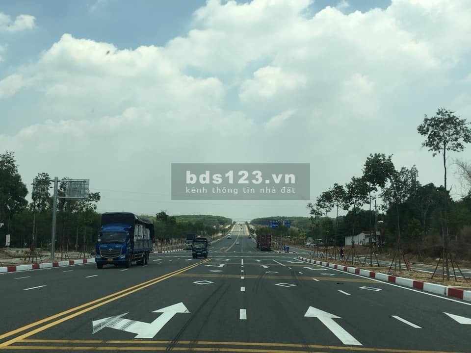 Bán nhanh 2 lô đất liền kề có thổ cư giá 520tr giá 668tr đối diện ubnd Nha Bích ql14 đi vào 5p
