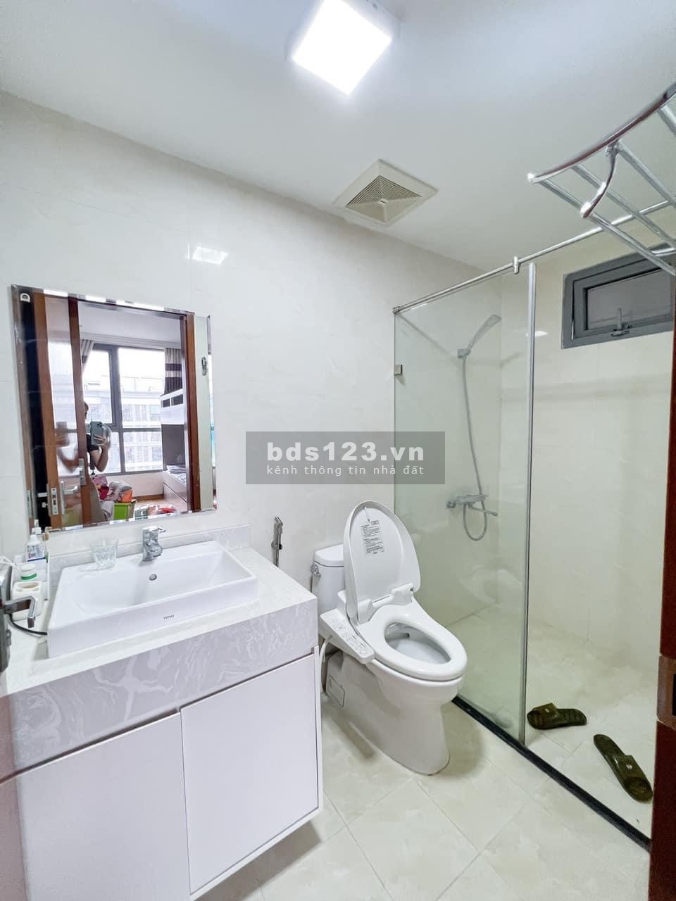 Bán căn 2 ngủ 80m2 Park Hill, kđt times city đầy đủ đồ 4 tỷ bao phí