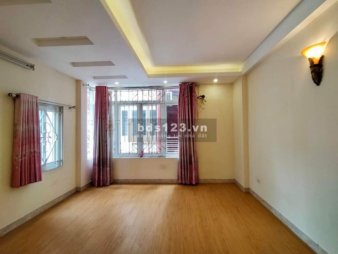 Bán nhà chỉ nhỉnh 3tỷ - Có ngay 3 tầng - Ngõ thông - Oto đỗ cửa - Bồ Đề Long biên. LH 0868856228