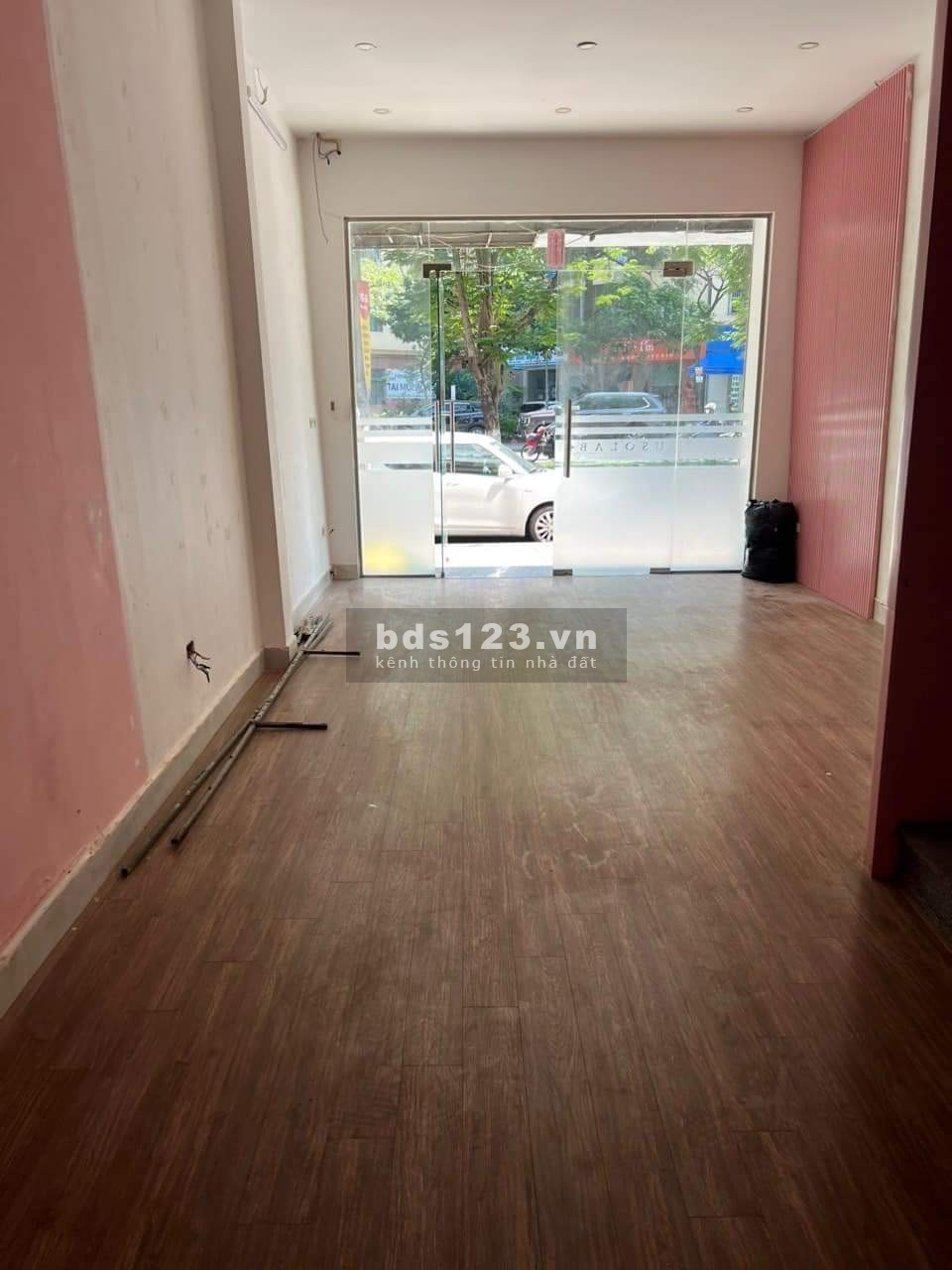 Cho thuê nhà mặt phố - Trần Đăng Ninh - Cầu Giấy - 45m x 6T - Giá: 50Tr/Th(Có TL)