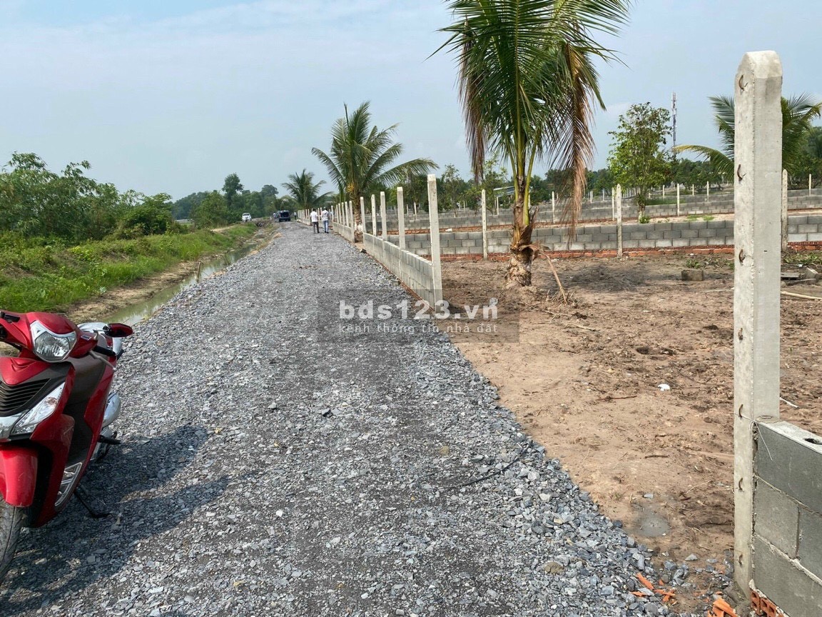 Cần bán gấp miếng đất vườn 500m SHR vi trí đẹp Kdc hiện hữu