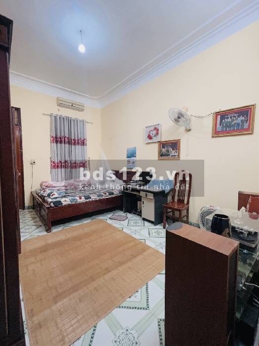 Bán nhà cực hiếm Ngô Quyền 47 m- 3 tầng siêu đẹp nhỉnh 5.x tỷ - ô tô đỗ cửa