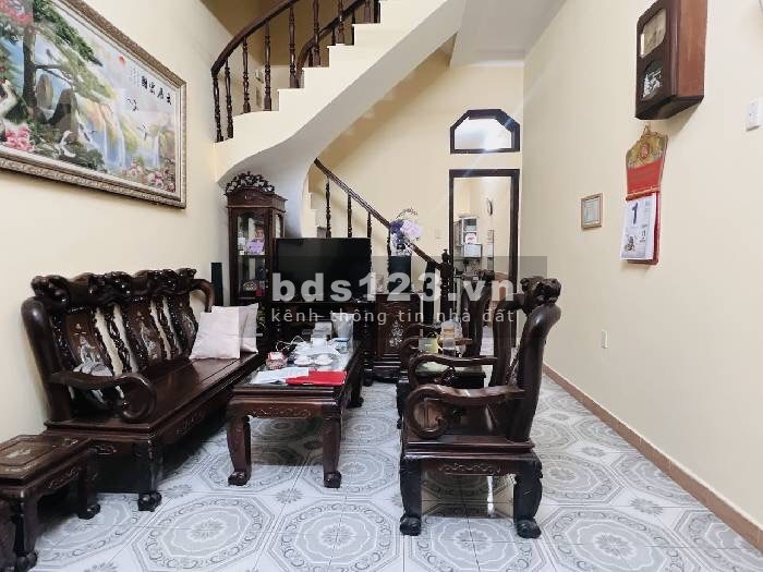 Bán nhà cực hiếm Ngô Quyền 47 m- 3 tầng siêu đẹp nhỉnh 5.x tỷ - ô tô đỗ cửa