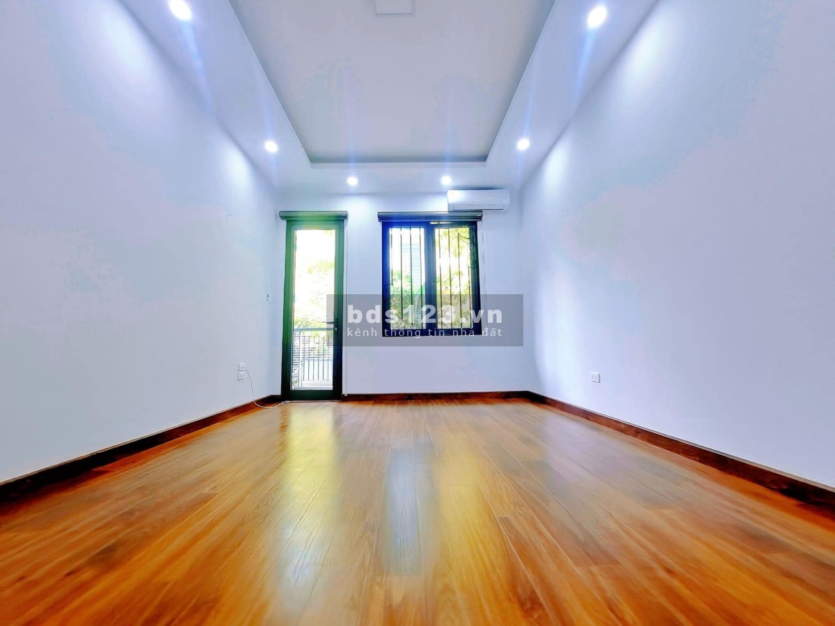 Cần bán nhà, diện tích 52m2, 5 tầngĐịa chỉ: Nguyễn Thị Định, Cầu Giấy