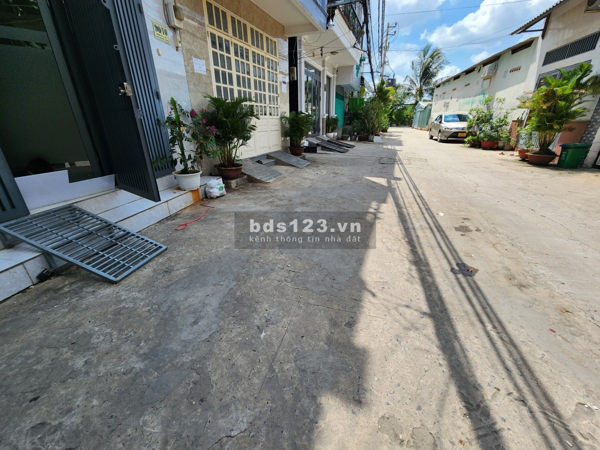 Cho thuê nhà đẹp nguyên căn, Hiệp Bình Phước, Thủ Đức, đường xe hơi