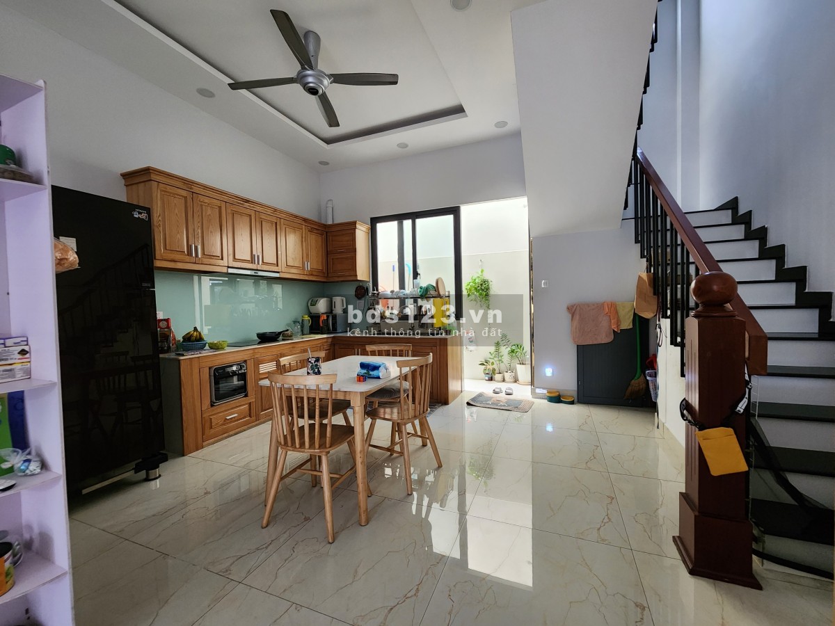 Cho thuê nhà đẹp nguyên căn, Hiệp Bình Phước, Thủ Đức, đường xe hơi