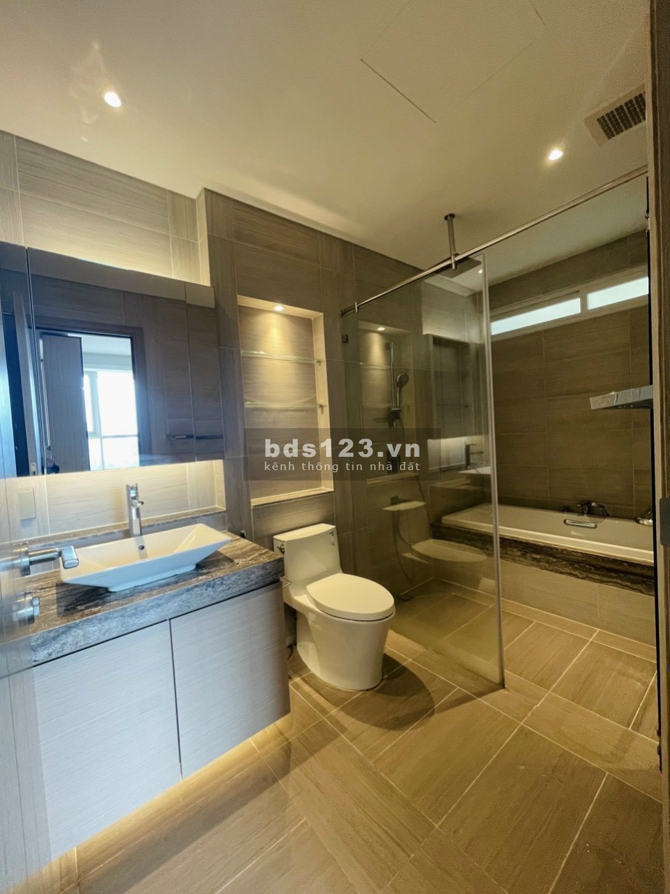 Cho thuê Sarina Sala 2 PN vừa đẹp vừa rẻ giữa thị trường cháy hàng T5/2023