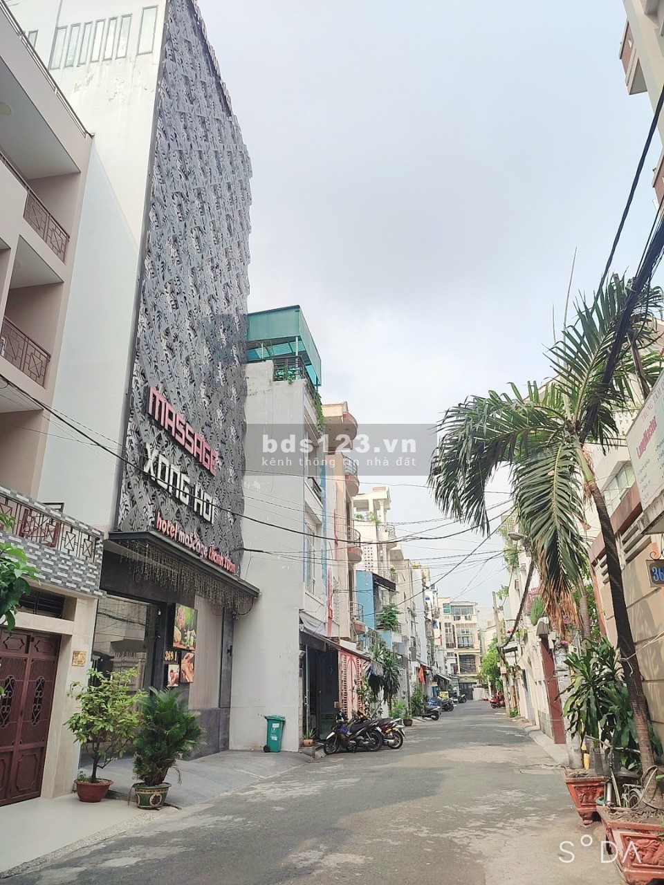 Bán nhà hẻm xe hơi 8m Cộng Hoà, P13, Tân Bình. DT:10x16(158m2), nhà 4 tầng,giá 26,7 tỷ TL