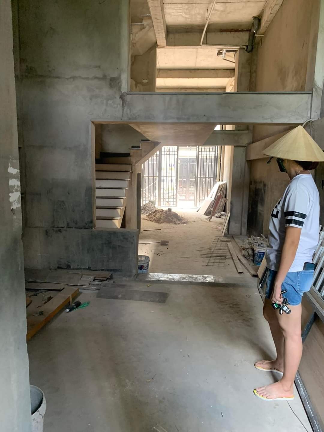Nhà thô Quốc Lộ 13 Hiệp Bình Phước 68m2 chỉ 5.8 tỷ - ô tô quay đầu thoải mai