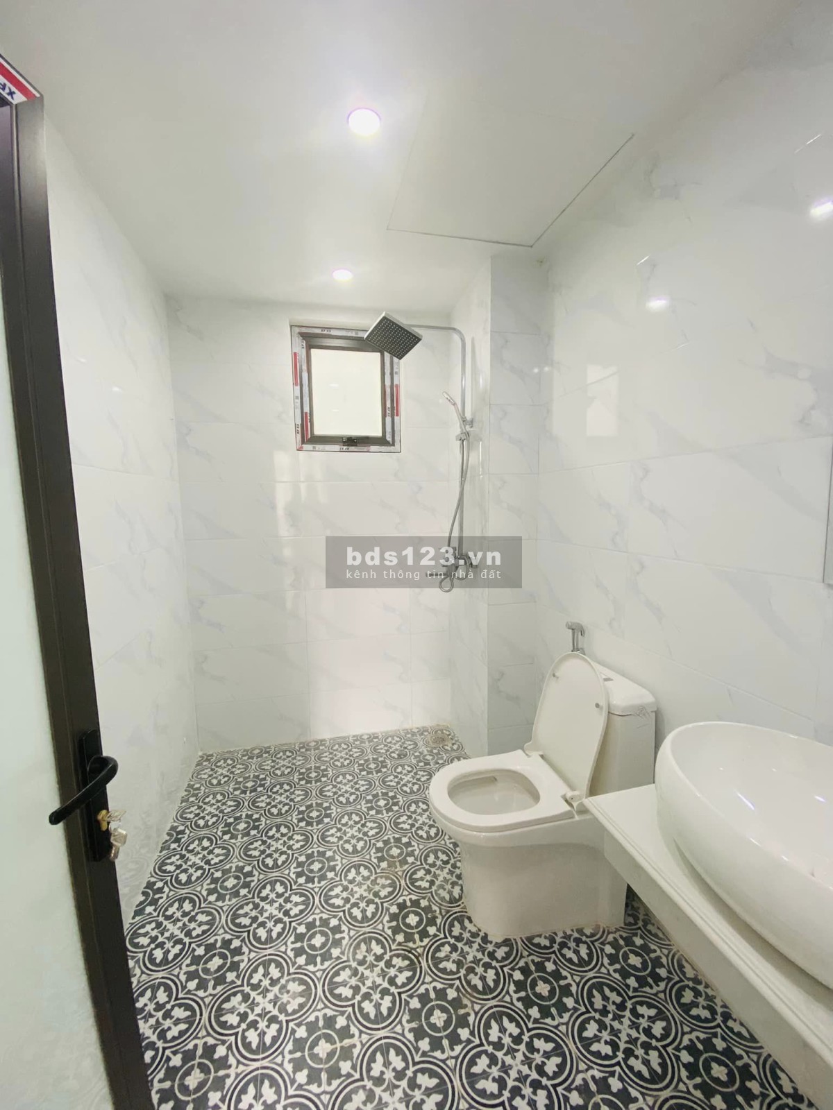 Bán nhà Phúc Diễn, trước nhà ô tô tránh, ô tô vào, nhà đẹp gần phố ở luôn, chủ cần bán