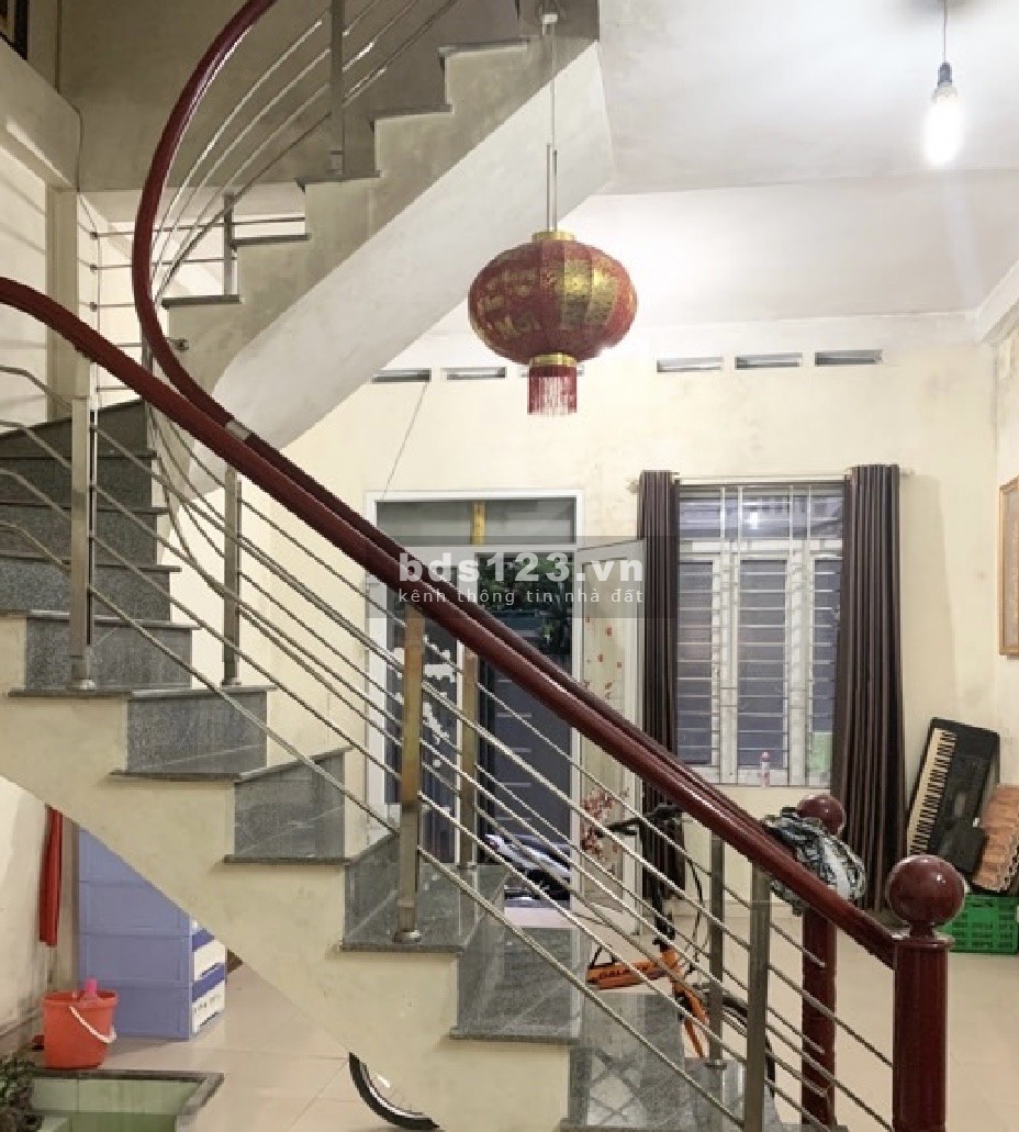 Bán nhà Cố Nhuế, lô góc, ngõ nông, thông tứ phía, diện tích 40M2, 4 tầng, 3 tỷ 3.