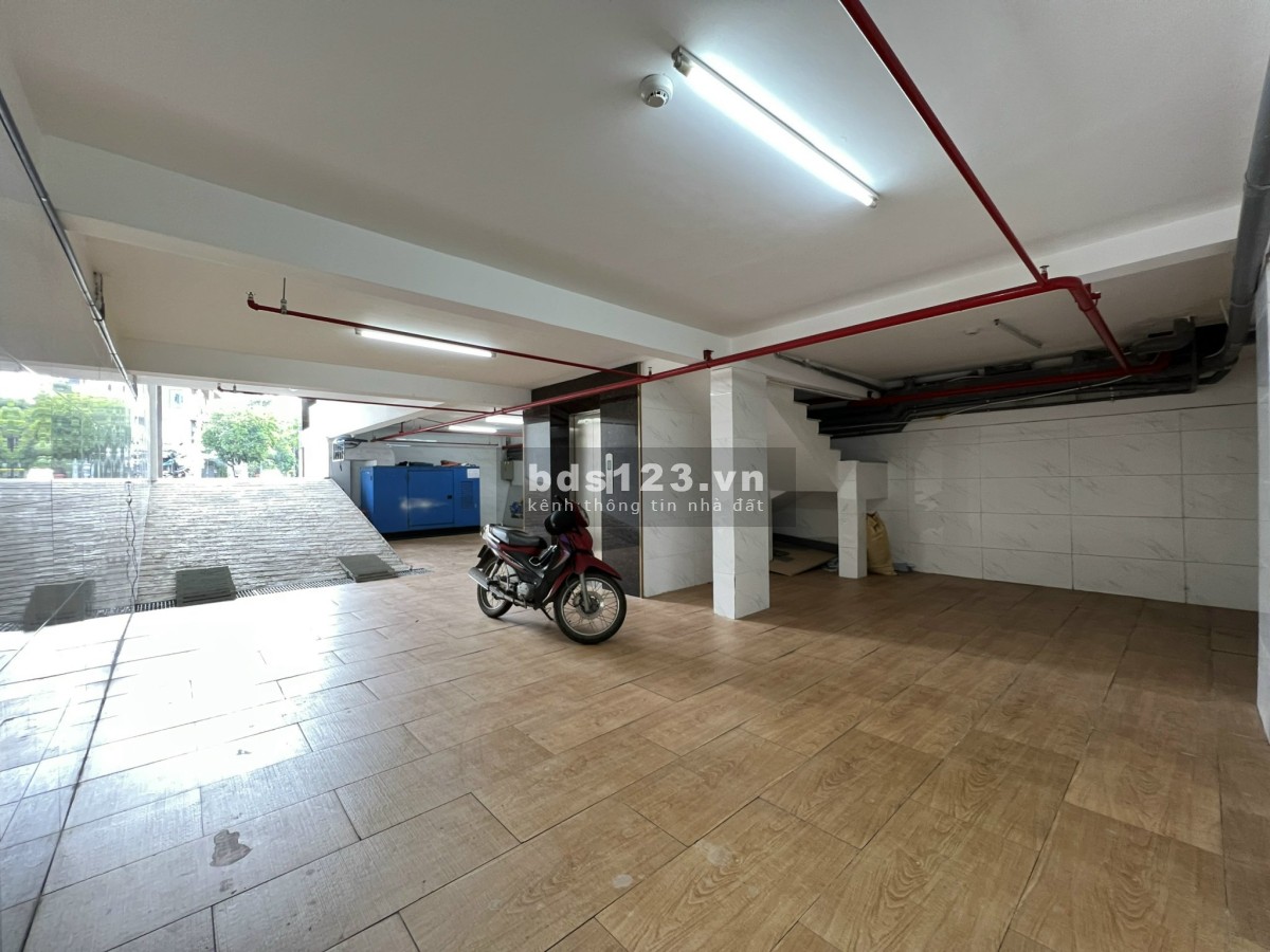 Cho thuê văn phòng nội thất cao cấp giá 100 triệu tháng