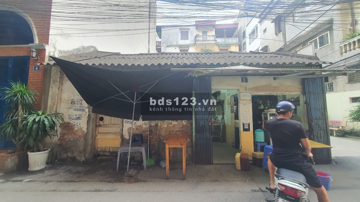 Bán mảnh đất đường Lạc Long Quân, Tây Hồ. 1 nhà ra phố, ngõ 4m ô tô vào nhà. DT 68m, MT 3,6m, 8,8 tỷ