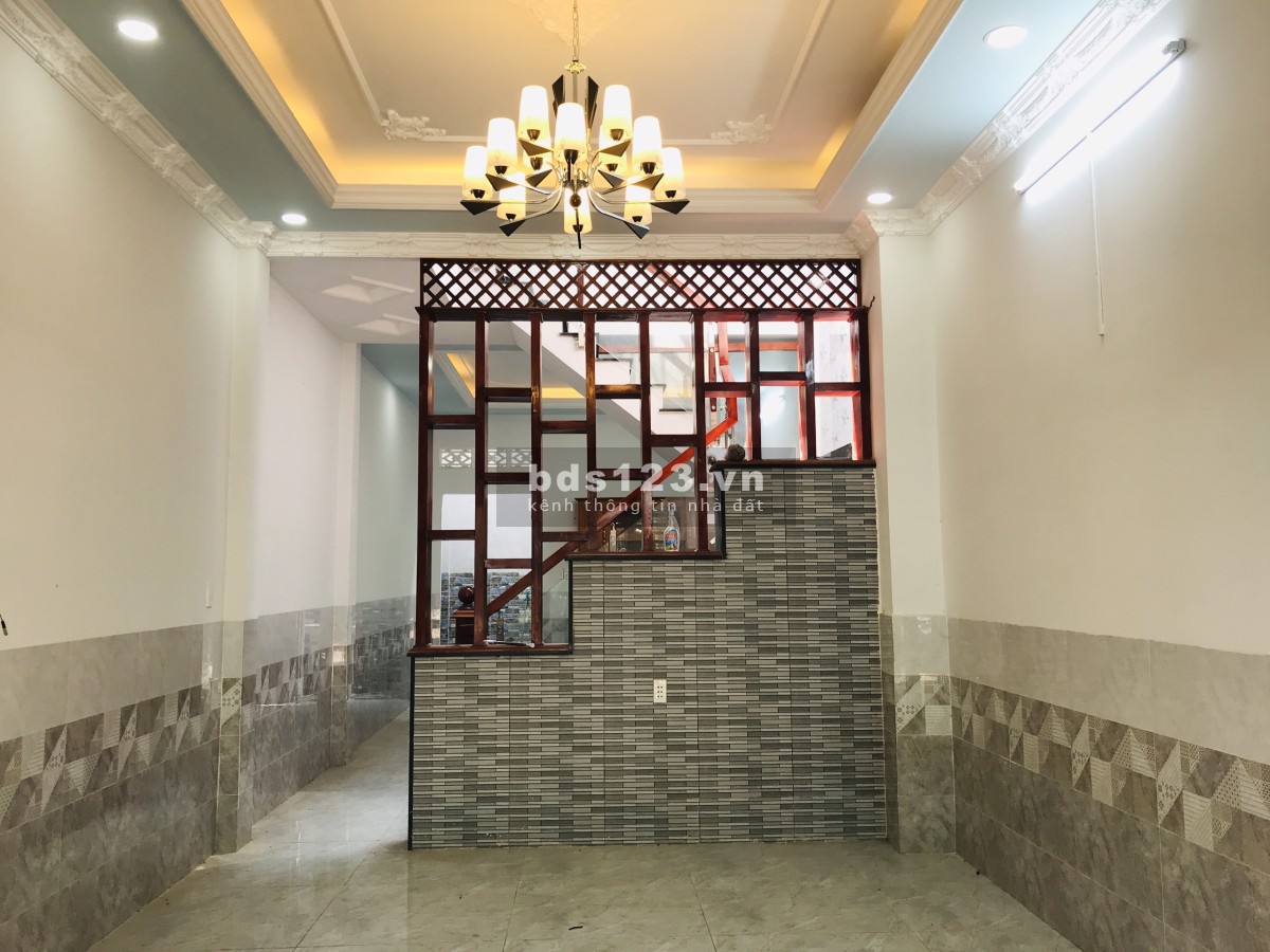 Bán Nhà Hóc Môn Sổ Hồng Riêng,148m2, Đường 12 Mét, Hướng Chính Nam