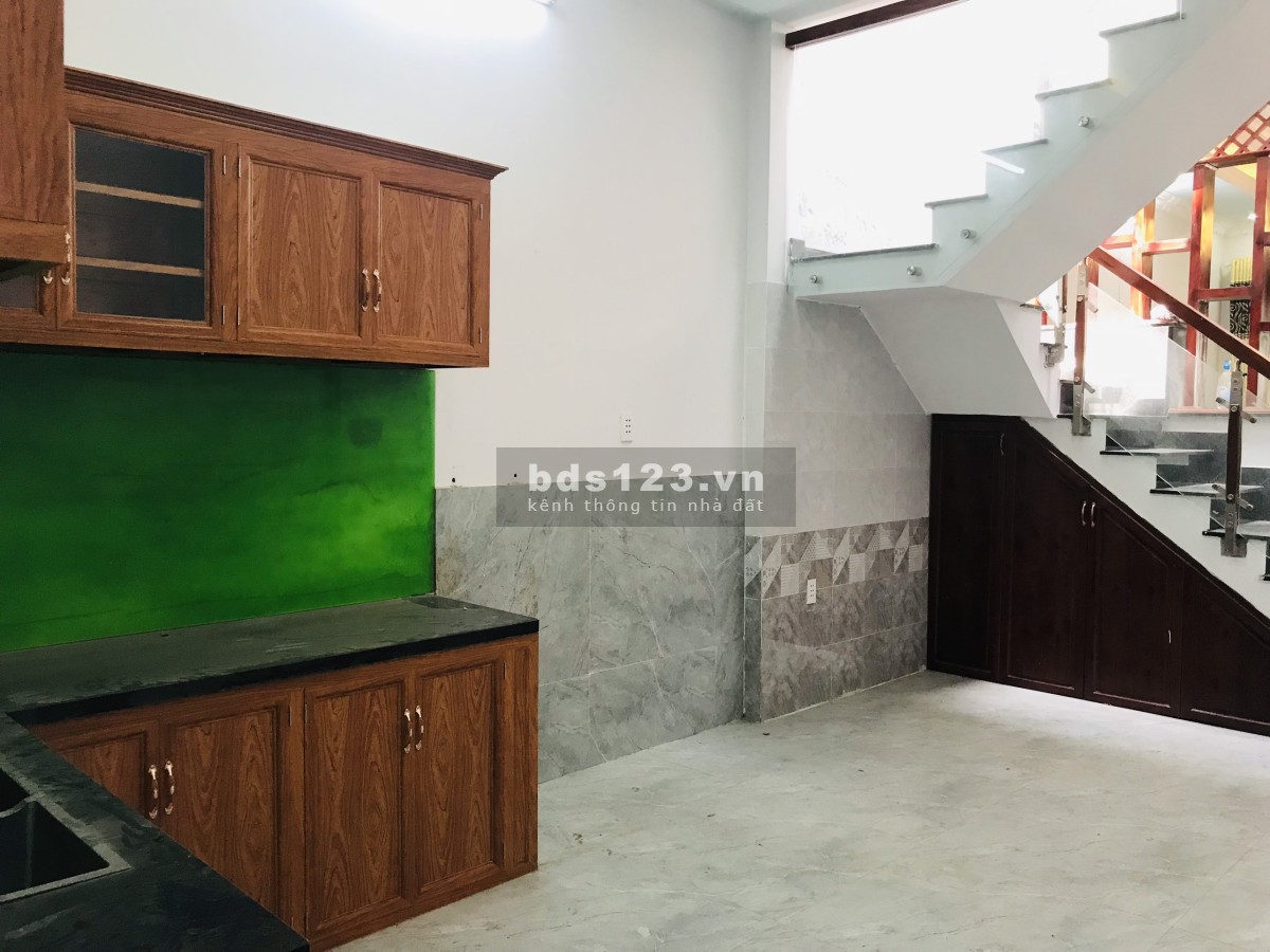 Bán Nhà Hóc Môn Sổ Hồng Riêng,148m2, Đường 12 Mét, Hướng Chính Nam