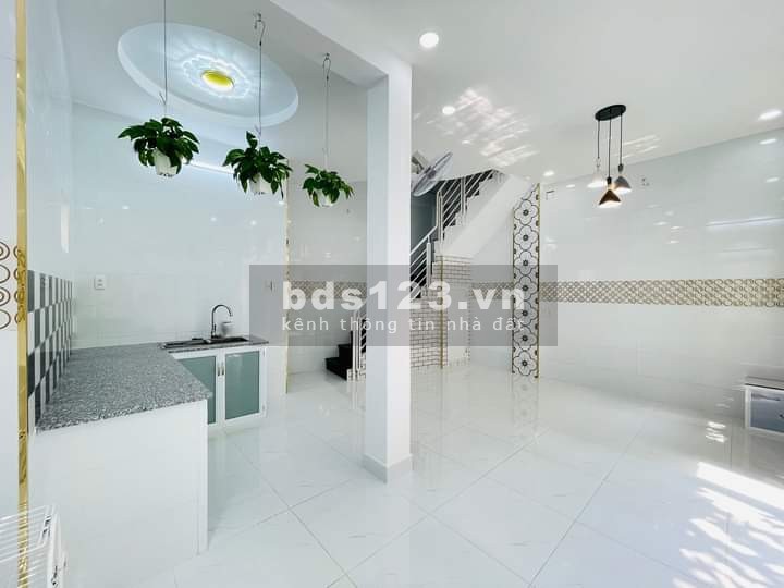 Kẹt NH bán gấp nhà 35m2 mới, đẹp p3, gò vấp ra sân bay chỉ 10p. chỉ nhỉnh hơn 3tỷ.