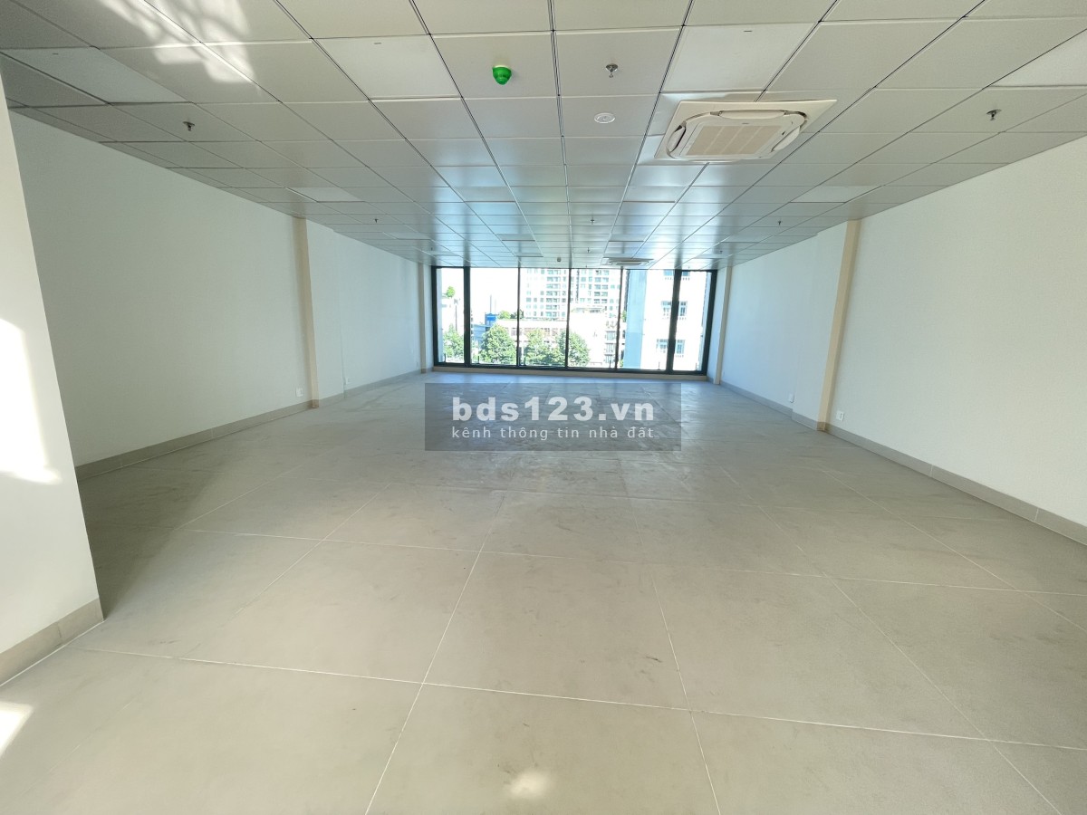 Ở đây có cho thuê văn phòng giá siêu rẻ và rộng rãi