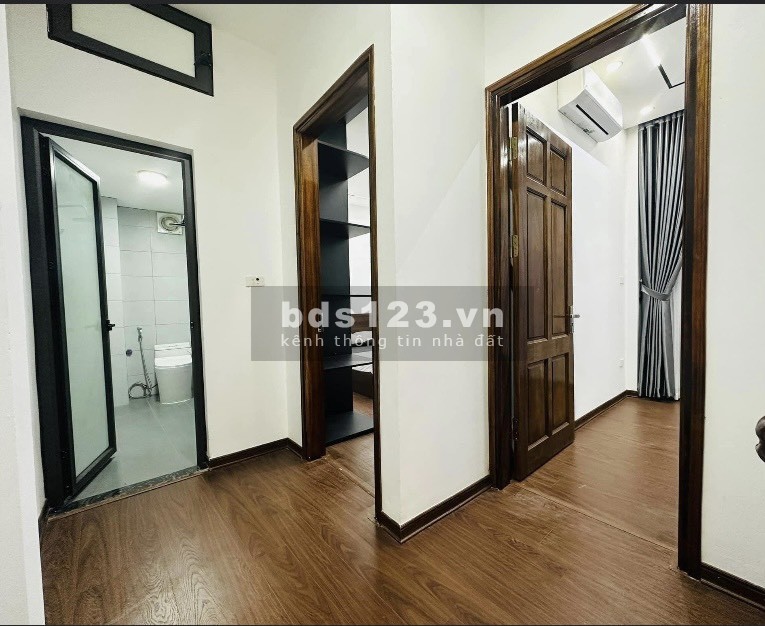 Cần bán nhà, diện tích 35M2, 5 tầng, 3.75 tỷĐịa chỉ: Xuân Thủy Cầu Giấy