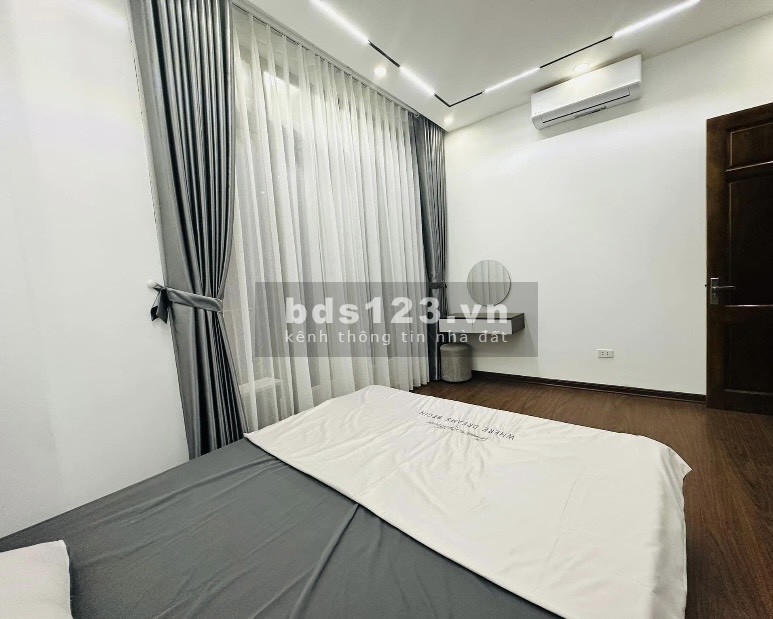 Cần bán nhà, diện tích 35M2, 5 tầng, 3.75 tỷĐịa chỉ: Xuân Thủy Cầu Giấy