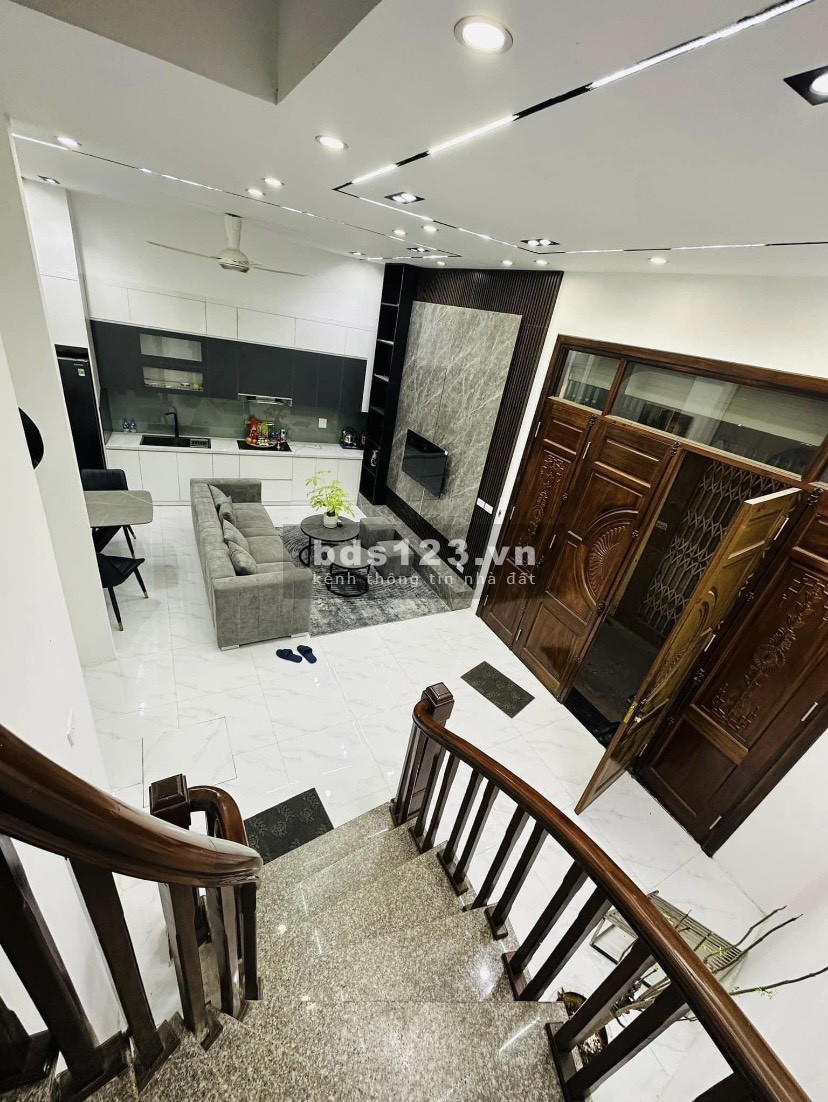 Cần bán nhà, diện tích 35M2, 5 tầng, 3.75 tỷĐịa chỉ: Xuân Thủy Cầu Giấy