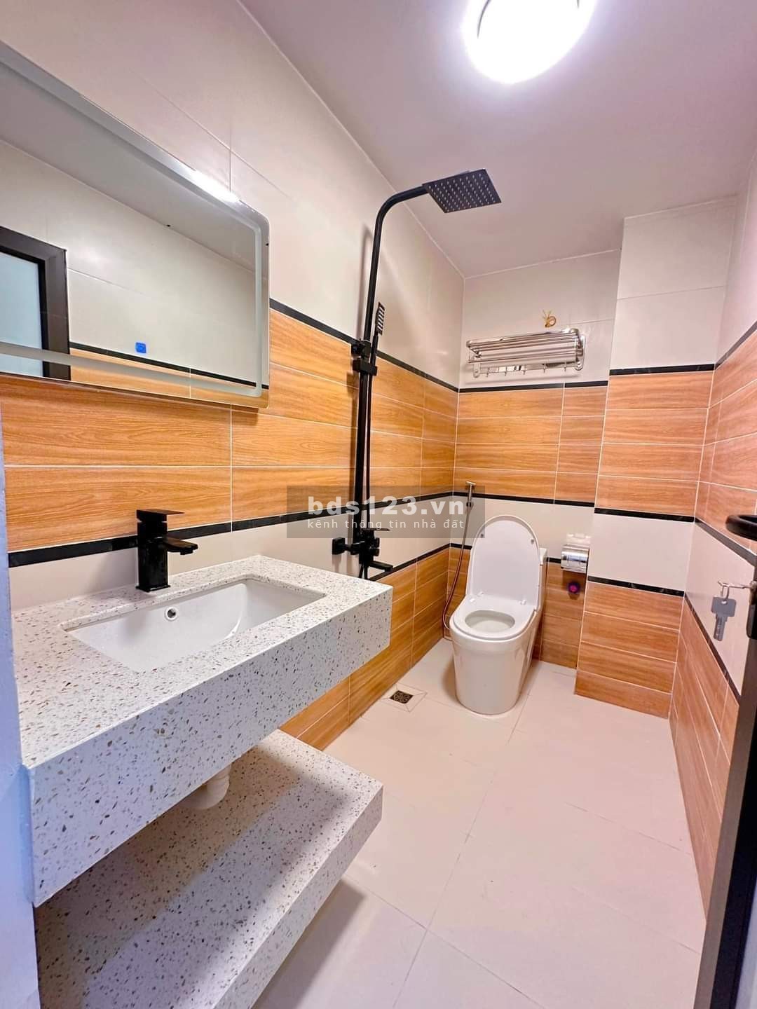 Bán nhà ở Dịch Vọng Hậu - Cầu Giấy, 50m2, 5 tầng, giá 4 tỷ