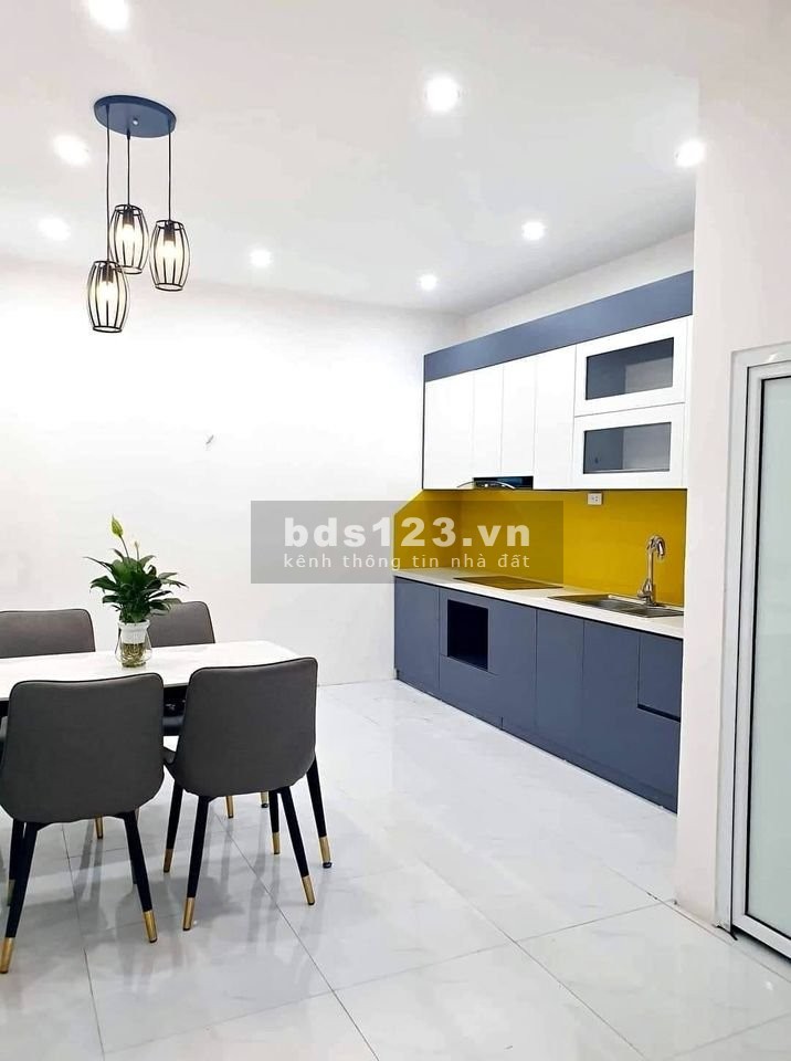 Bạn nhà có 1 0 2 Kim Giang, Thanh Trì 5 tầng ô tô đổ cửa kinh doanh cực tốt giá 3 tỷ 1
