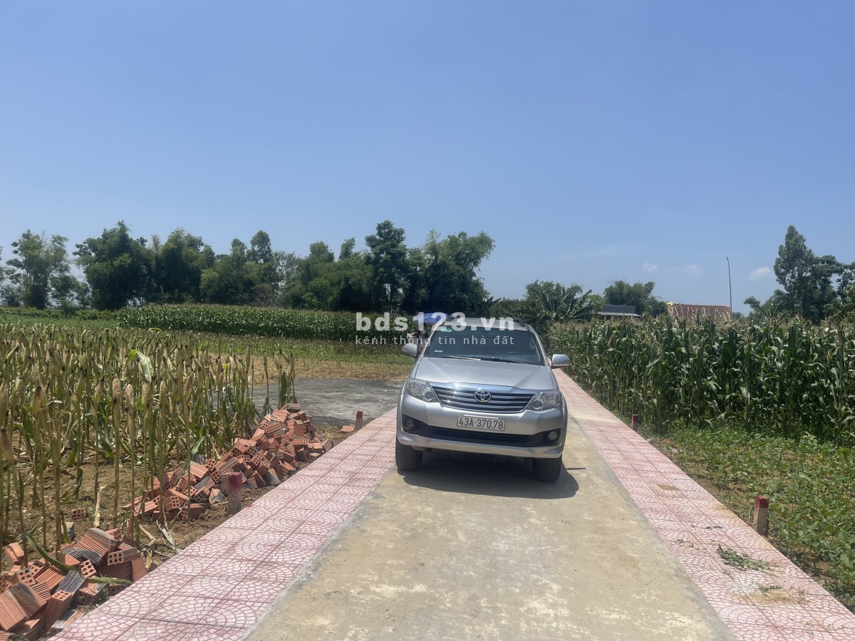Đất nền Đại Quang - Đại Lộc giá rẻ - Sổ sẵn từng lô - Phù hợp với mọi nhu cầu. Giá chỉ 3xx triệu/nền