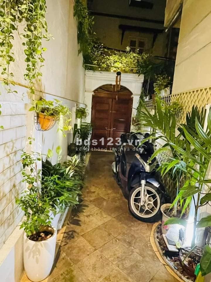 Bán nhà ngõ ô tô Thái Hà, Đống Đa 62m2, 4 tầng, giá 9.3 tỷ.