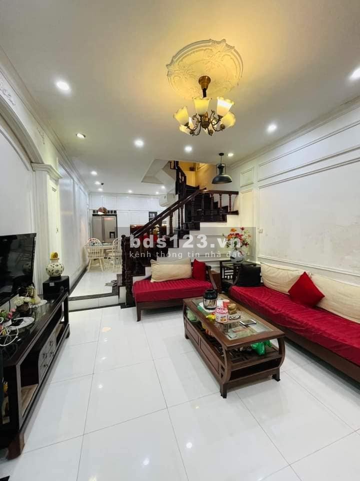 Bán nhà ngõ ô tô Thái Hà, Đống Đa 62m2, 4 tầng, giá 9.3 tỷ.