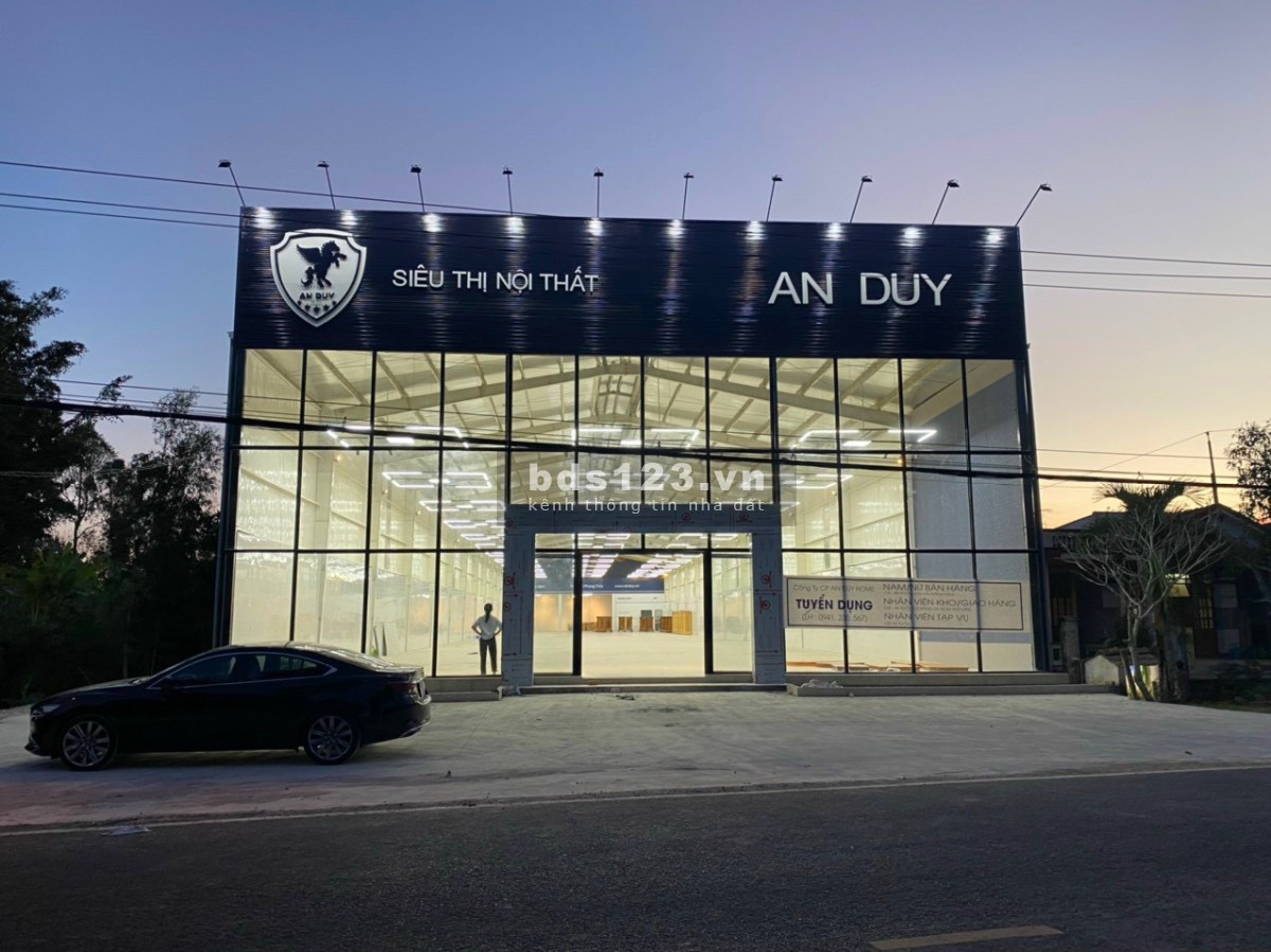 Cho thuê kho xưởng mới xây dựng 1500M2, vị trí trung tâm, thích hợp làm Show Room