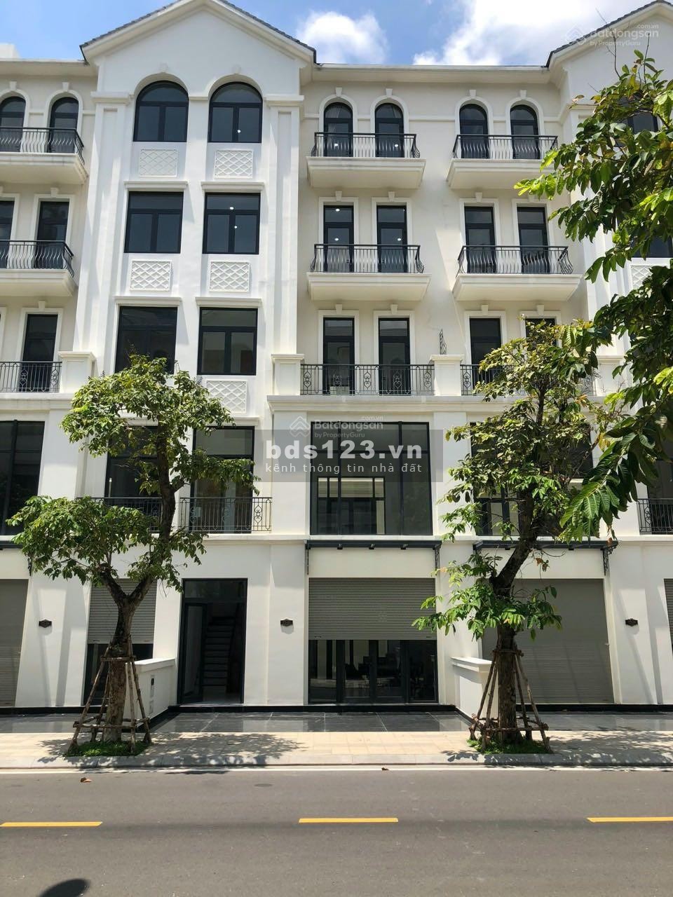 Bán gấp nhà phố 162m2 Vinhomes Quận 9 với giá 23 tỷ BTP