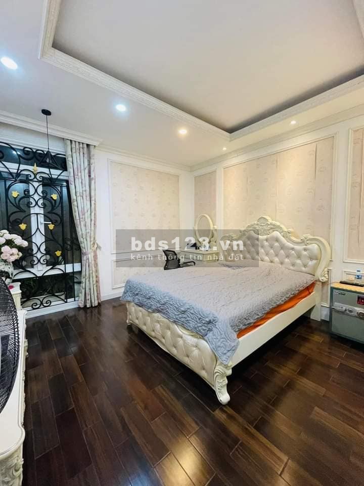 Bán nhà ngõ ô tô Thái Hà, Đống Đa 62m2, 4 tầng, giá 9.3 tỷ.