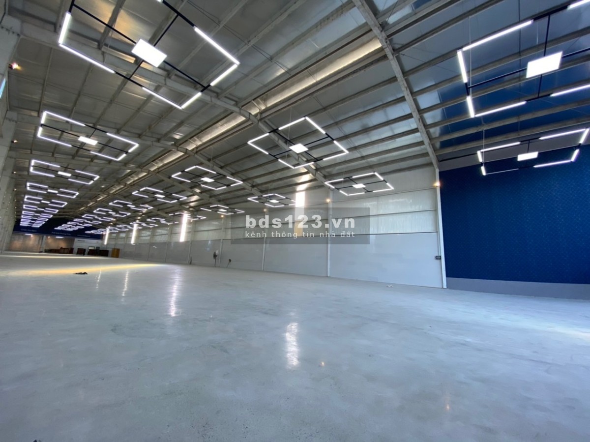 Cho thuê kho xưởng mới xây dựng 1500M2, vị trí trung tâm, thích hợp làm Show Room