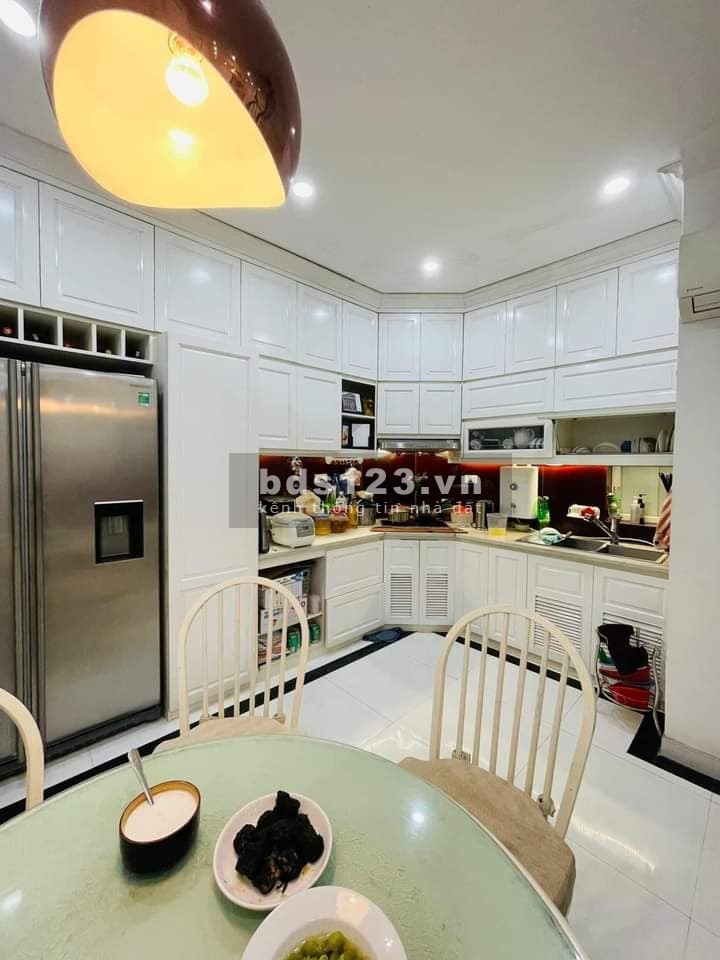 Bán nhà ngõ ô tô Thái Hà, Đống Đa 62m2, 4 tầng, giá 9.3 tỷ.