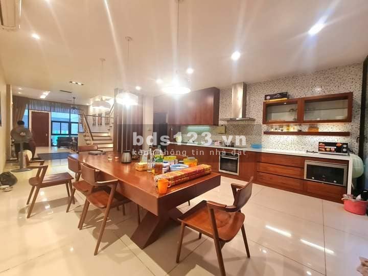 Nhà đẹp Thái Hà, Đống Đa 160m2, 5 tầng, mặt tiền 5.2m, giá 45 tỷ.