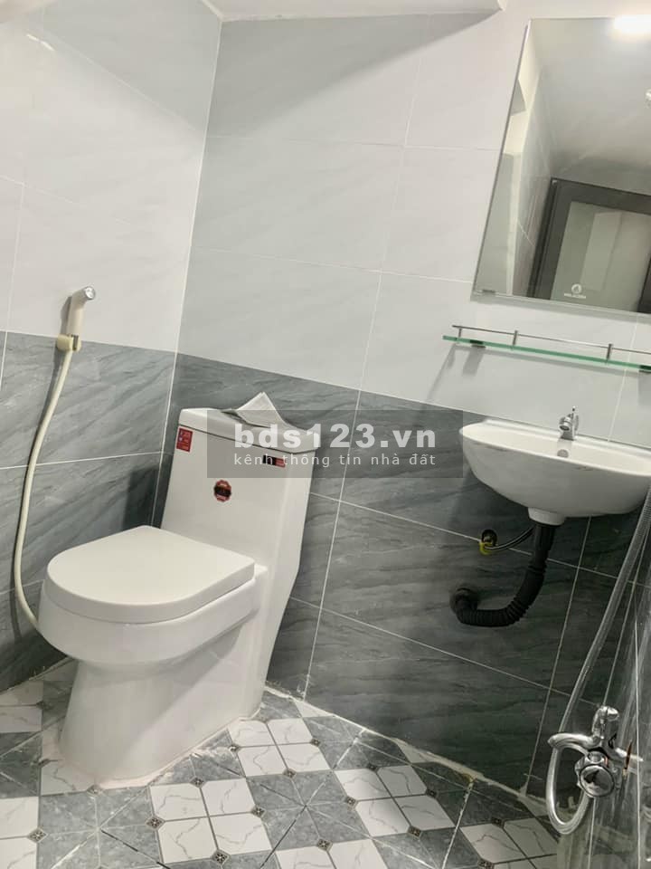 Nhà 2 lầu hẻm 1113 huỳnh tấn phát dtsd 62m2 2 phòng ngủ